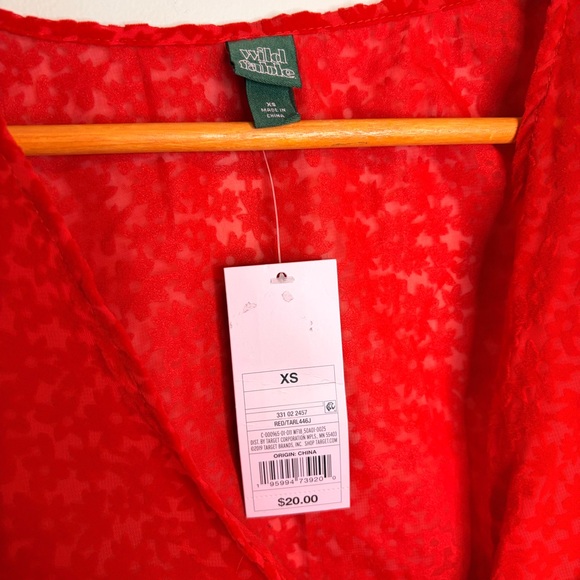 Wild Fable NWT Flirty Floeal Red Women's Top Tie Bell Sleeve - Picture 2 of 5